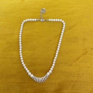 Vintage Avon: SAQ faux pearl necklace